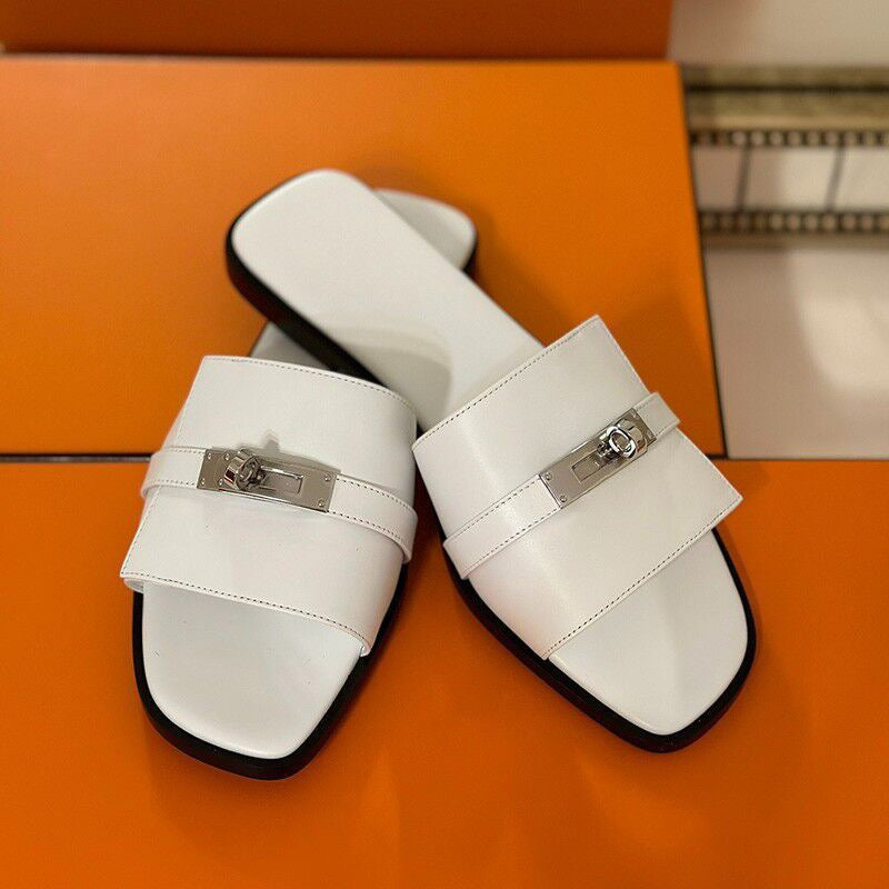 LARA PIA sandals